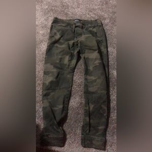 Hollister joggers
